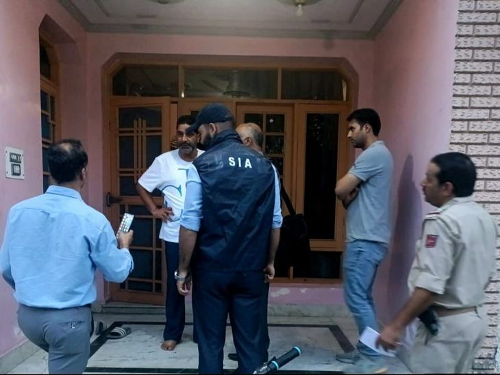 Kashmiri Pandit Killing; Jammu Kashmir Sia Police Raid Update | Srinagar | SIA raids at 8 places in Jammu and Kashmir: These include Yasin Malik’s house; 35 year old case related to killing Kashmiri Pandit Sarla Bhat