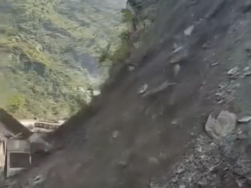 Himachal Pradesh Heavy Rain Alert; Landslide | Flash Flood | Shimla | Kullu | Mandi | UNA | Landslide on Banjar Bus Stand: Damage to Taxi Union Office; Western -disorder active from tonight, warning of heavy rain for 4 days from tomorrow – Shimla News