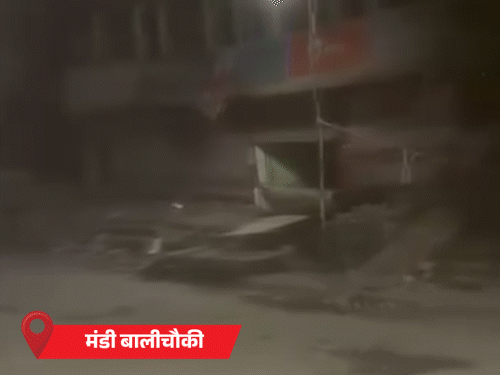 Himachal pradesh monsoon update; Heavy Rain Alert | Landslide | Flash Flood | Shimla | Kullu | Mandi | 4 -storey house collapsed in Balichowki of Mandi: 4 houses threatened; Tourist caught on Chandigarh -Manali Fourlane, rain alert in 7 districts – Shimla News