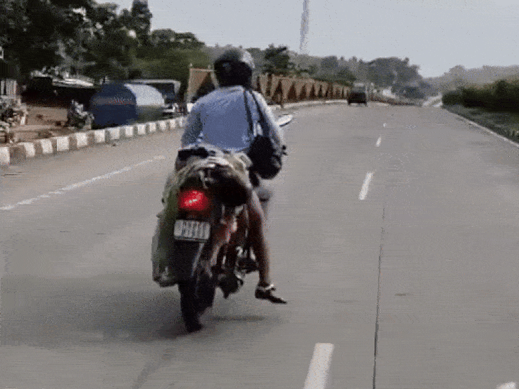 MP Man Carries Wife’s Body on Bike after Fatal Highway Accident | Wife’s body had to be taken on bike: Life in road accident, no one helped even after pleading – Madhya Pradesh News