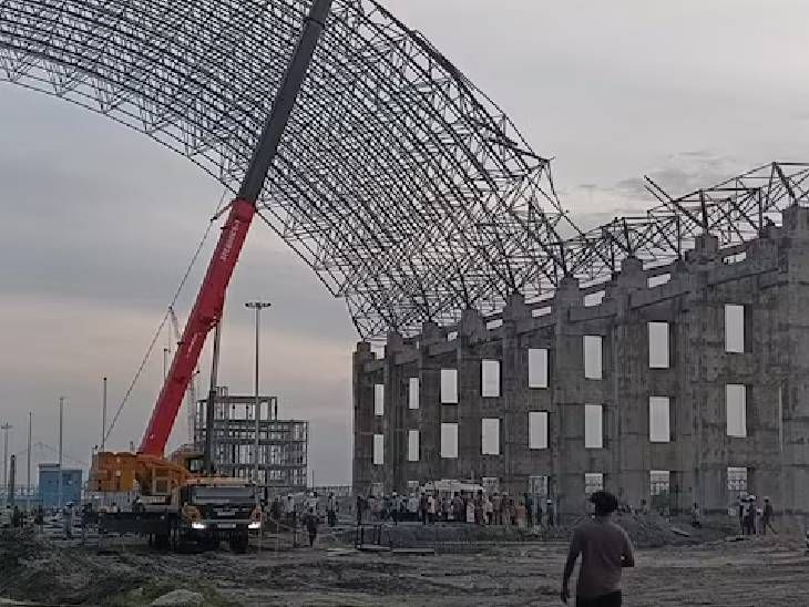 Thermal Plant Collapsed in Chennai Several Labor Died | 30 feet high slab of thermal plant in Chennai collapses: 9 laborers killed in accident, 1 injured