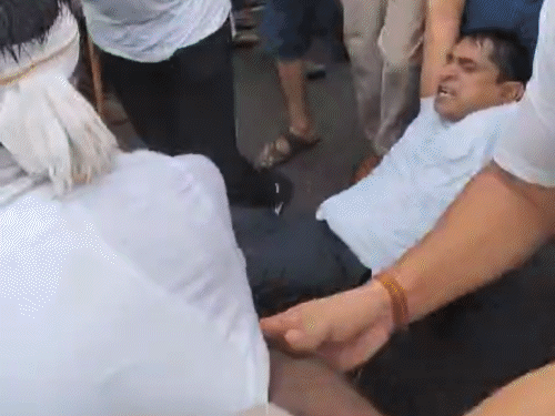 Patna Congress Protest Update; Nitish Kumar CM House | BJP Vote Chori Adani | Patna police took the Youth Congress President hanging: Granding the collar of leaders and dragged on the road, CM House came out to surround – Patna News