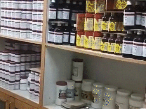 MP Cough Syrup Tragedy Himachal Drug Department Alert Halts Nexa DS PRODUCTION | Death of children in MP, Himachal drug department in action: 9 lost life due to poisonous medicine, ban on production of Nexa DS Syrup