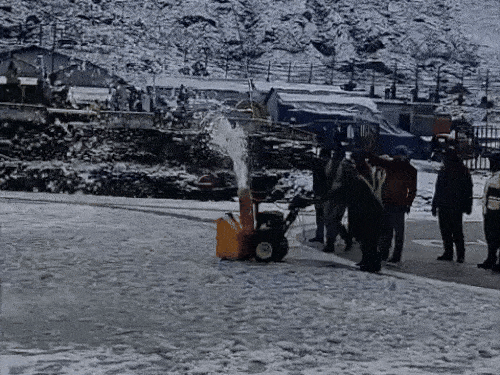 India Snowfall Photos; IMD Weather Rainfall Update | Rajasthan Himachal MP Punjab Haryana Snowfall in Himachal-Uttarakhand increased the chill in the plains: Night temperature in Sikar-Sirohi-Pali of Rajasthan, Rajgarh of MP 15°C; Heavy rain continues in the south
